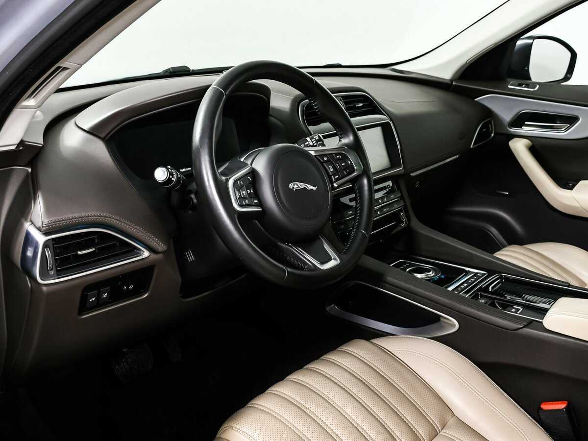 Б/У Ягуар Ф-Пэйс 2017 года. Фото: #11