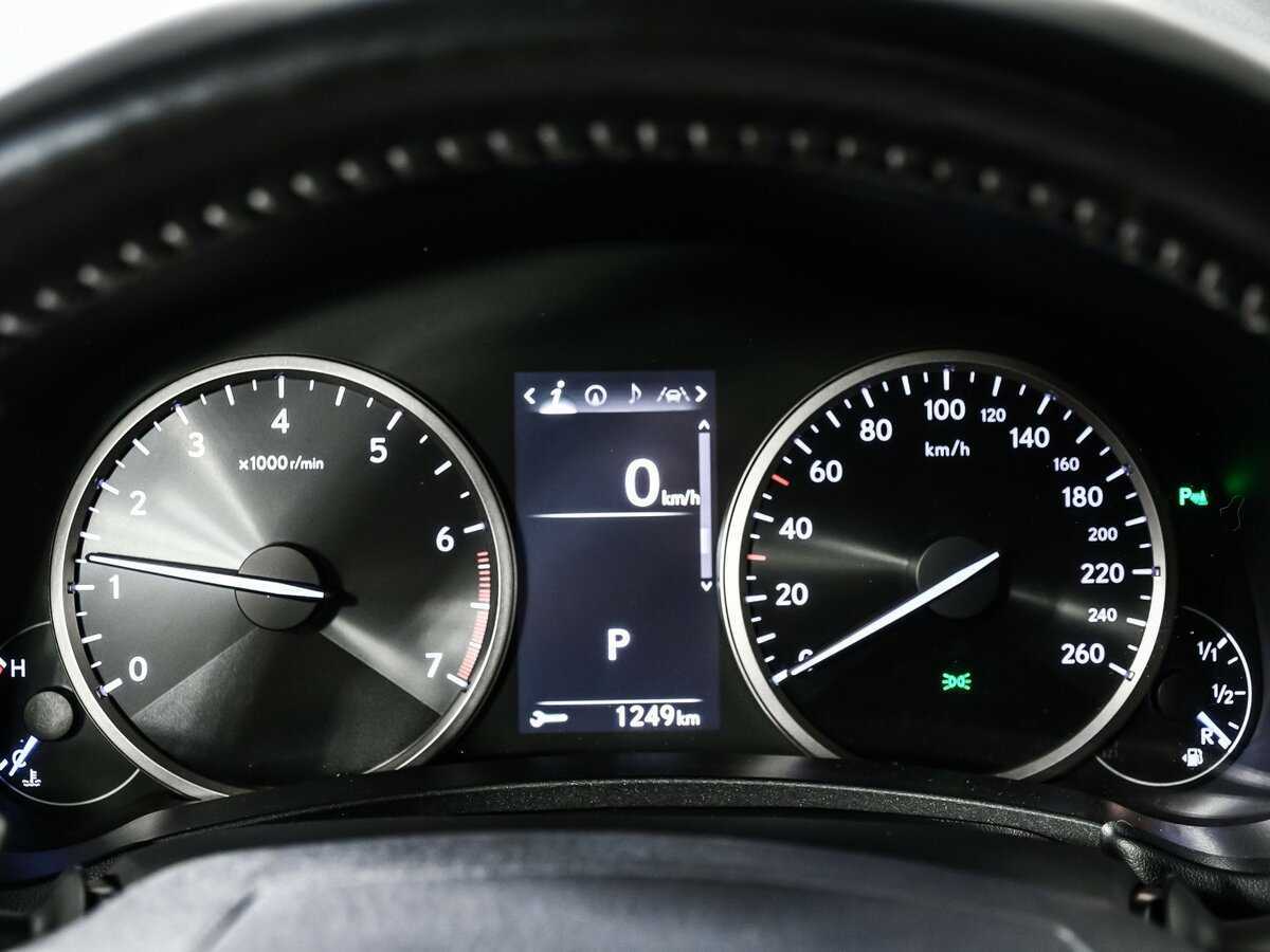 Б/У Лексус Н-Икс 2017 года. Фото: #9