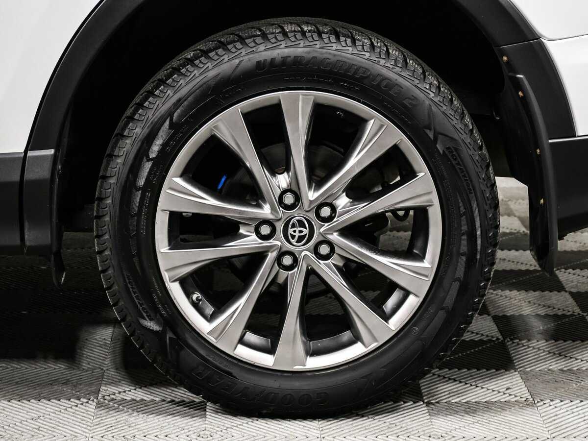 Б/У Тойота Рав4 2019 года. Фото: #14