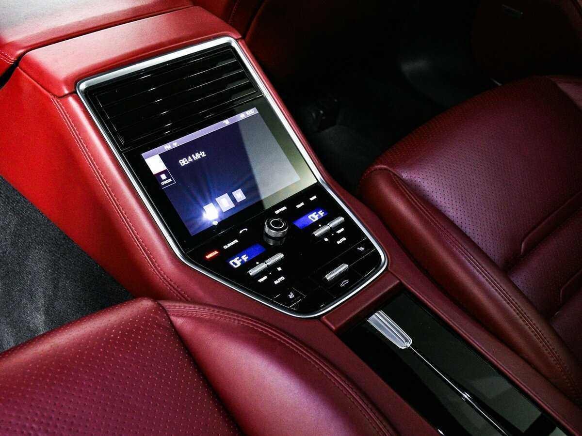 Б/У Порш Панамера 2019 года. Фото: #16