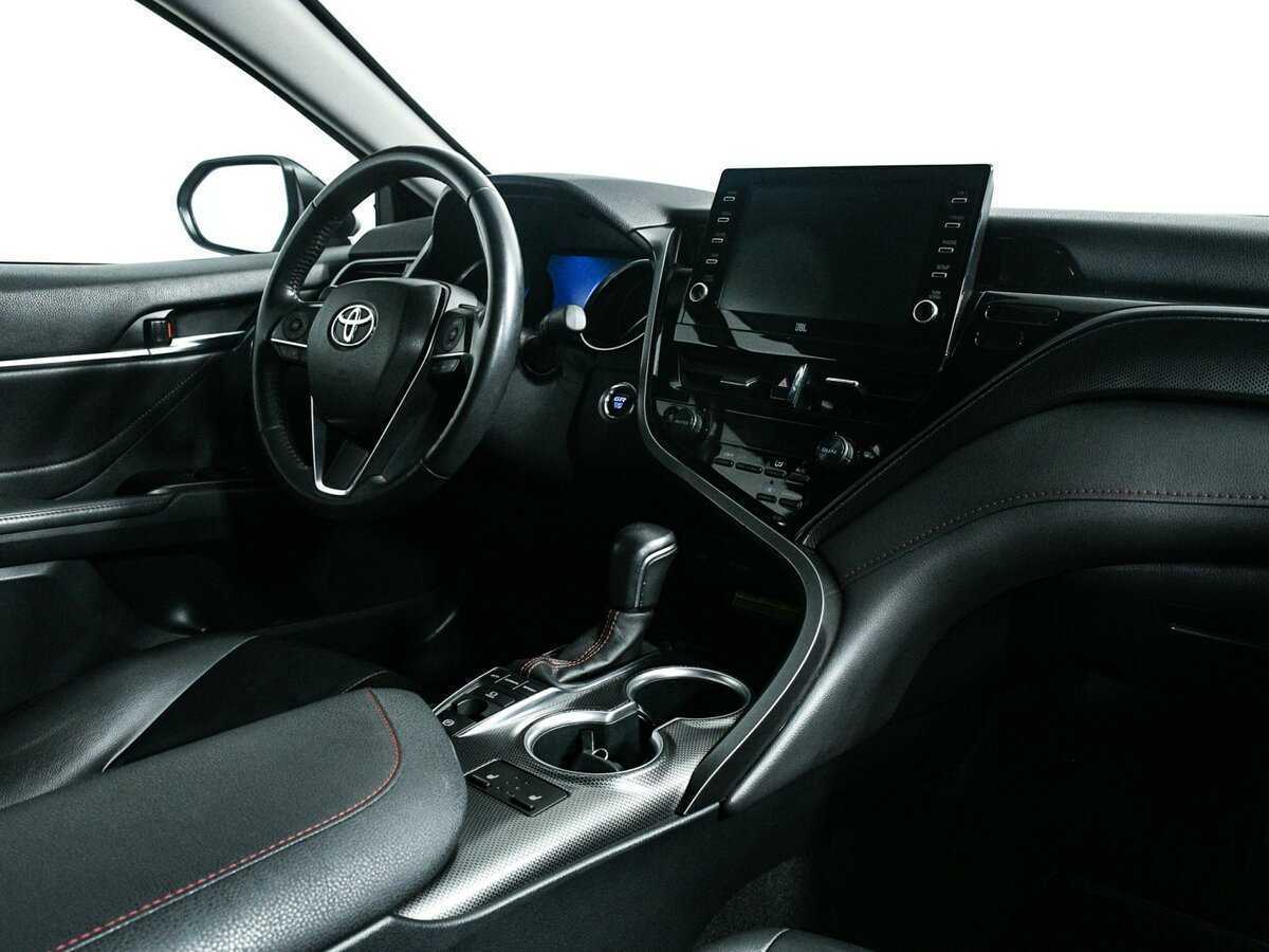 Б/У Тойота Камри 2021 года. Фото: #8