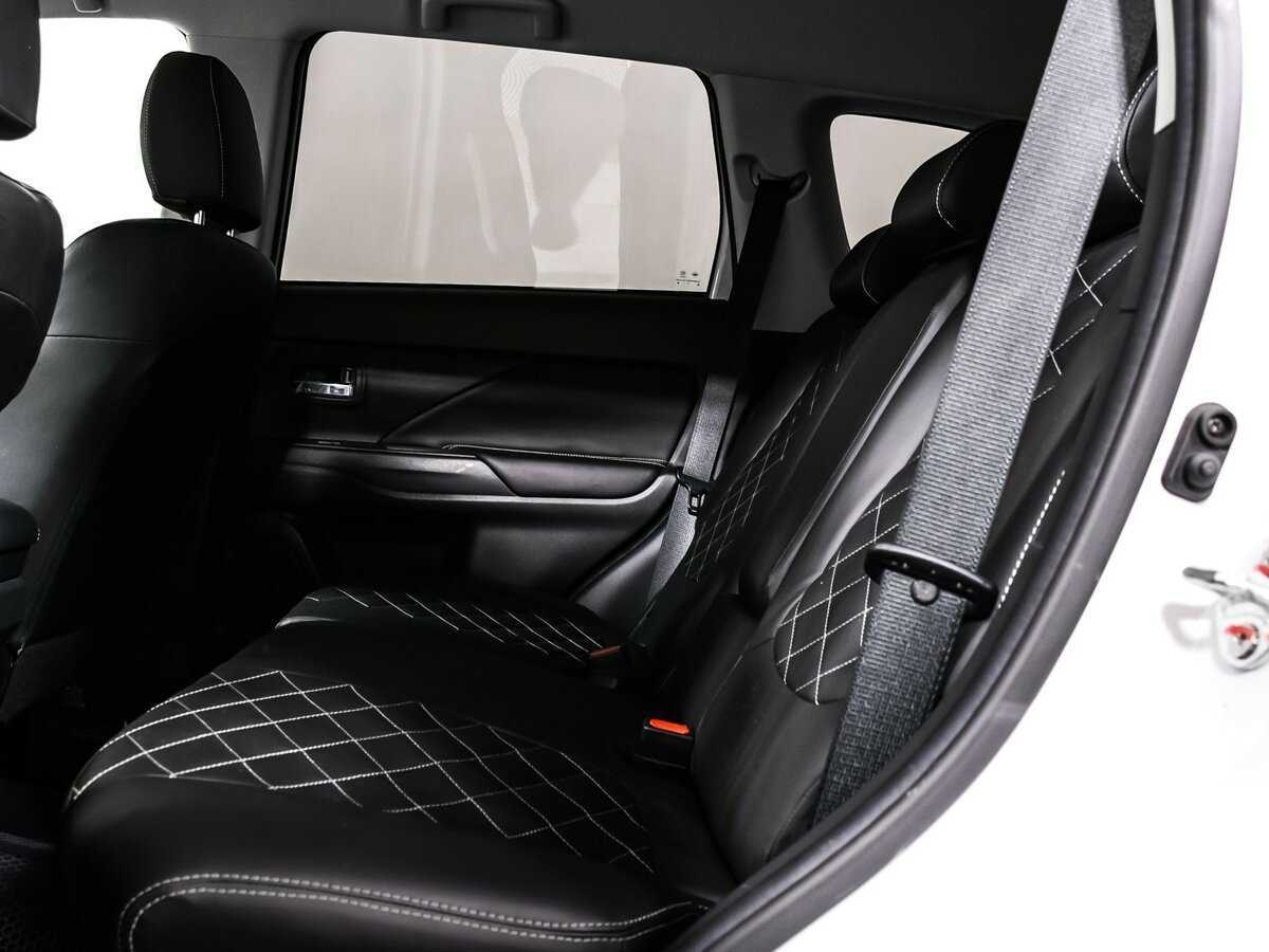 Б/У Митсубиши Оутлэндер 2022 года. Фото: #12