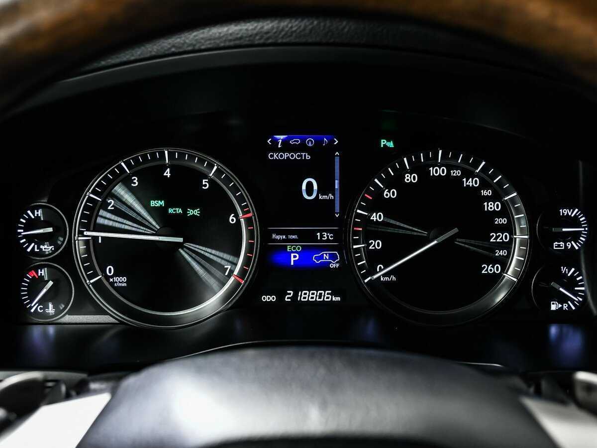 Б/У Лексус Л-Икс 2017 года. Фото: #9