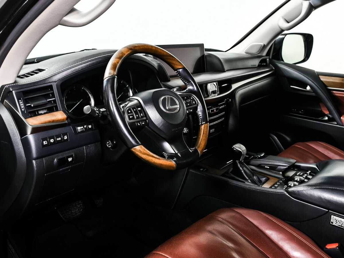 Б/У Лексус Л-Икс 2017 года. Фото: #10