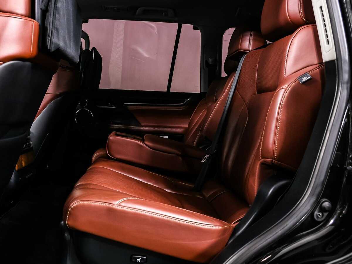 Б/У Лексус Л-Икс 2017 года. Фото: #11