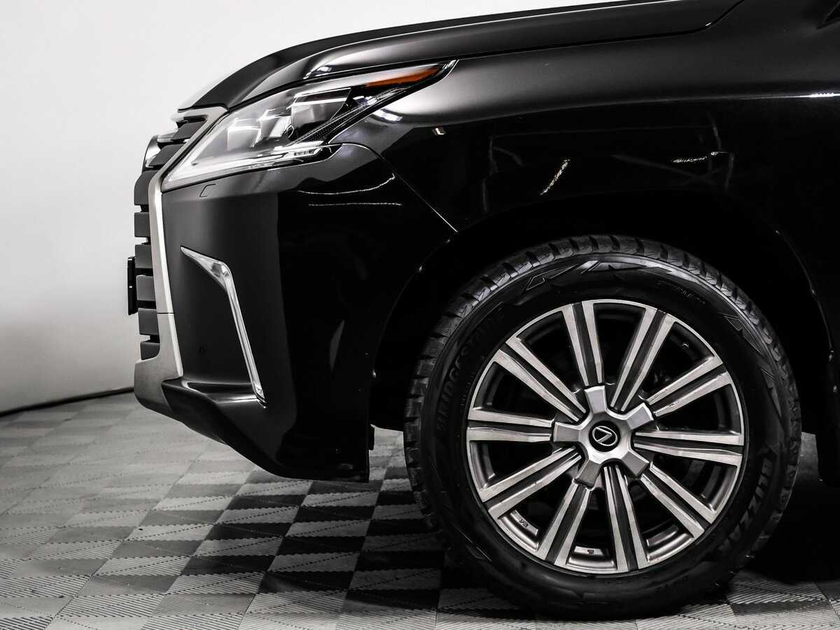 Б/У Лексус Л-Икс 2017 года. Фото: #13