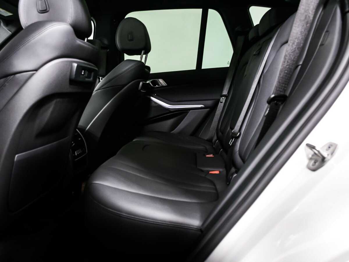 Б/У БМВ Икс5 2022 года. Фото: #9