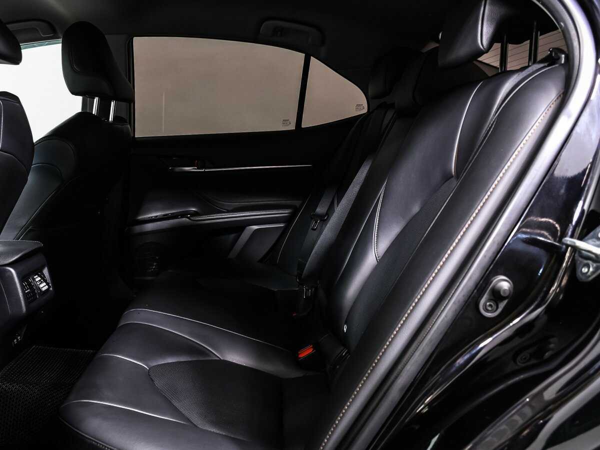 Б/У Тойота Камри 2019 года. Фото: #12