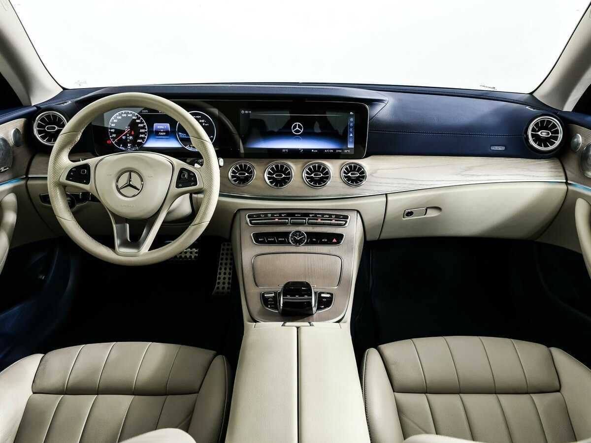 Б/У Мерседес-Бенц Е-Класс 2018 года. Фото: #10