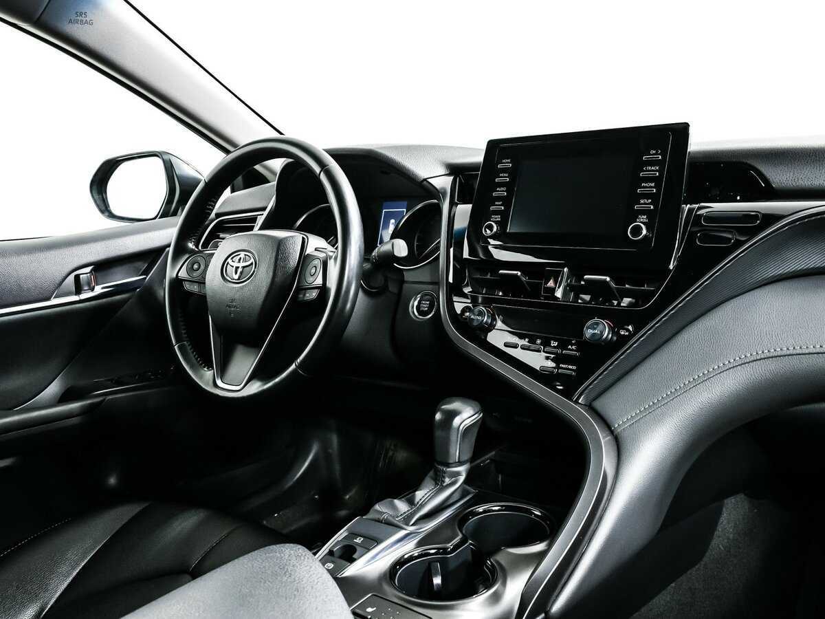 Б/У Тойота Камри 2022 года. Фото: #8