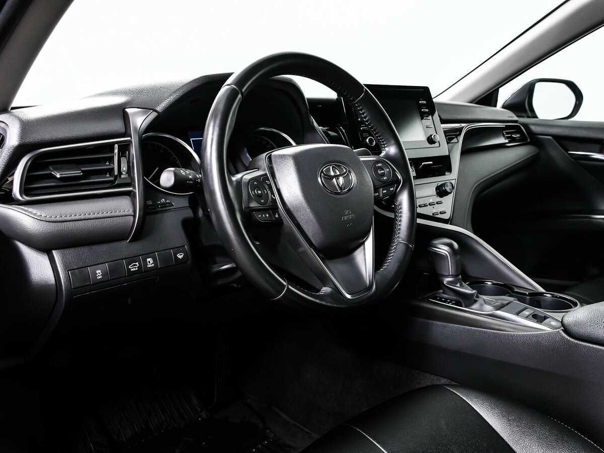 Б/У Тойота Камри 2022 года. Фото: #12