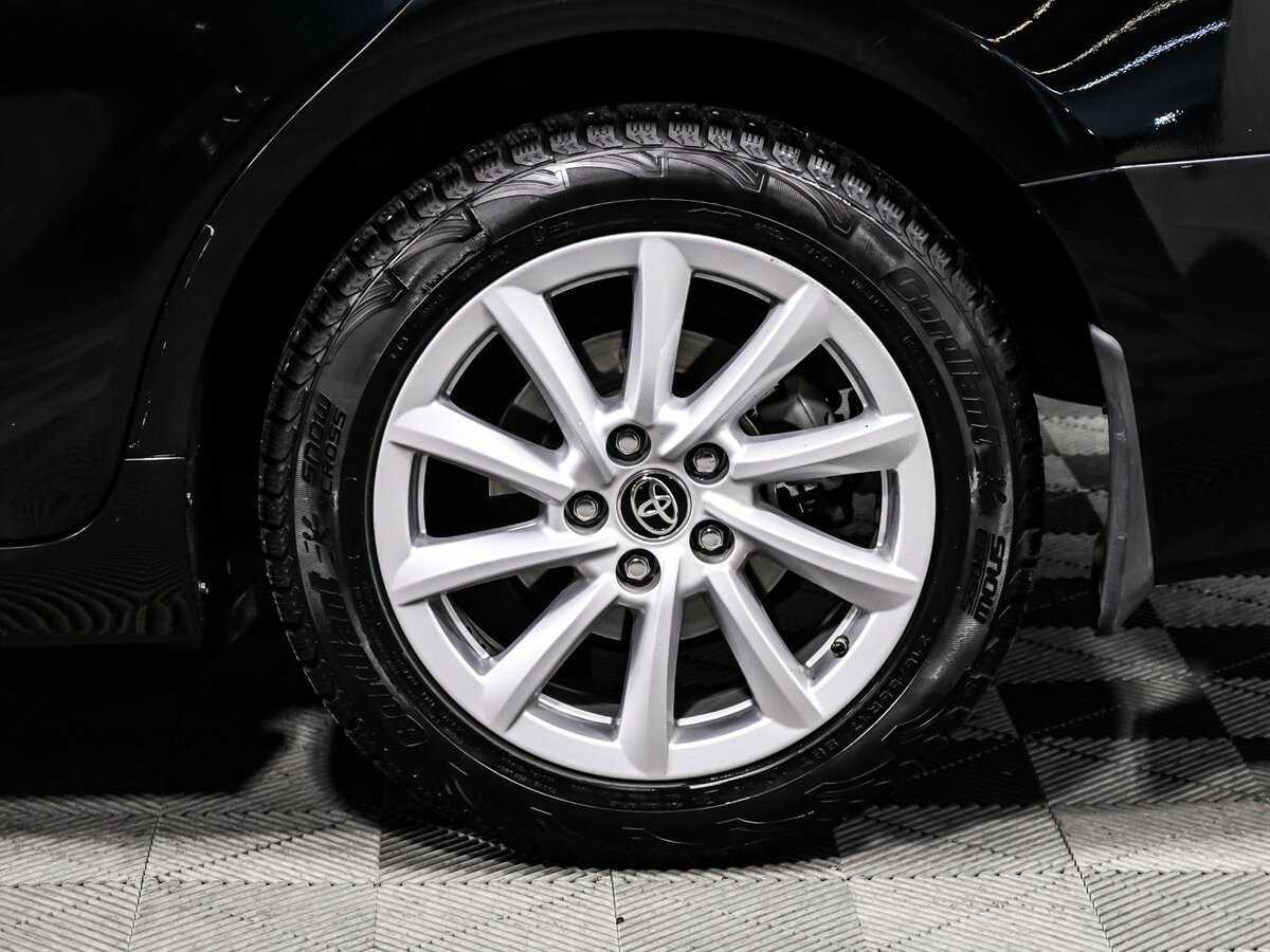 Б/У Тойота Камри 2022 года. Фото: #13