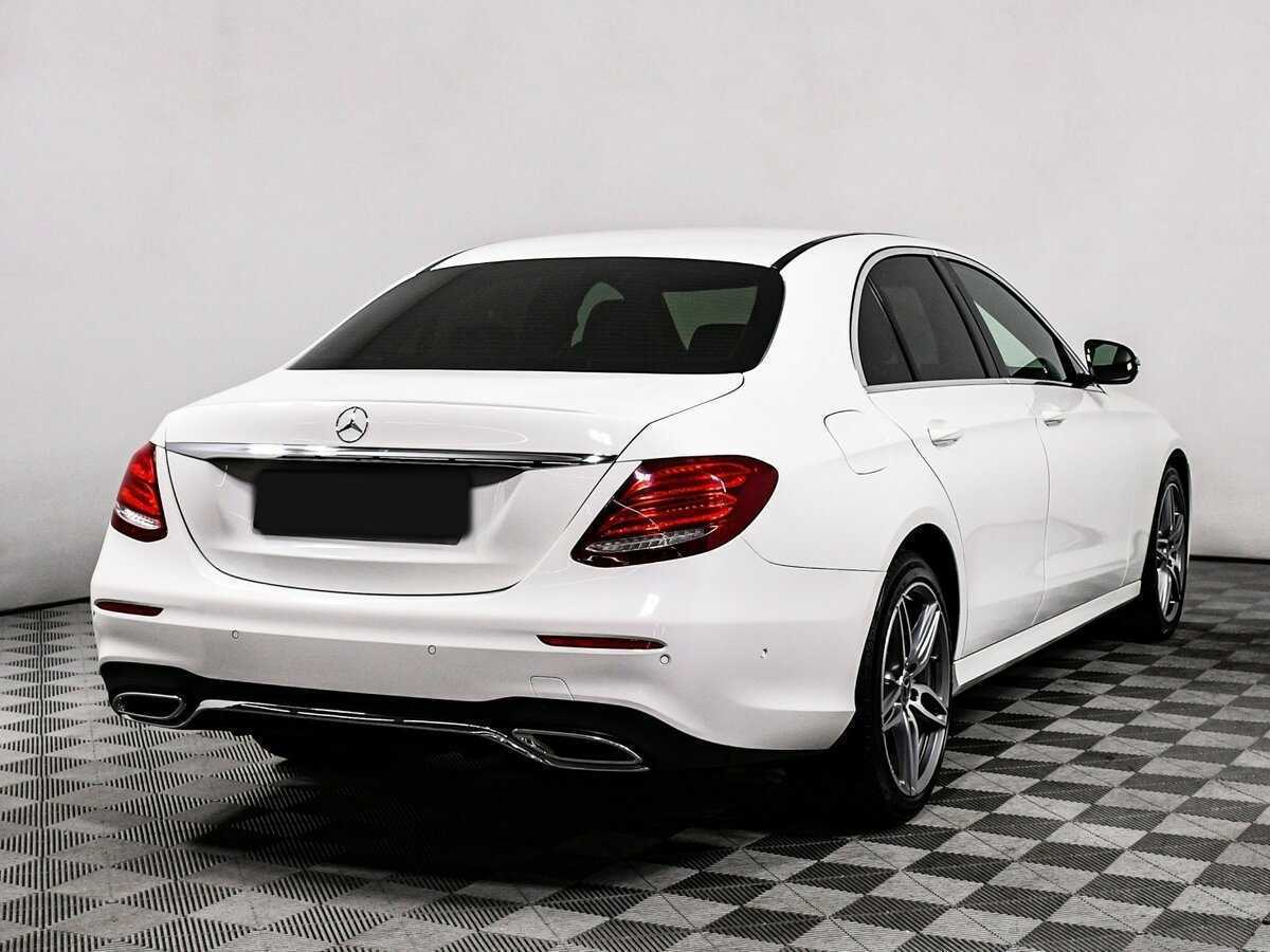 Б/У Мерседес-Бенц Е-Класс 2019 года. Фото: #3