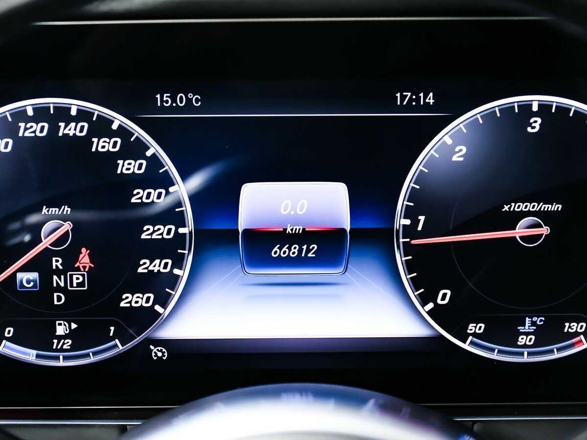 Б/У Мерседес-Бенц Е-Класс 2019 года. Фото: #7