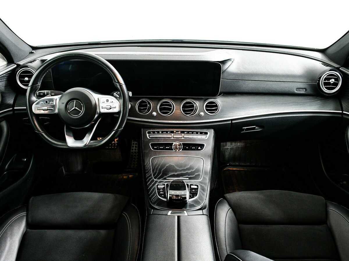 Б/У Мерседес-Бенц Е-Класс 2019 года. Фото: #8