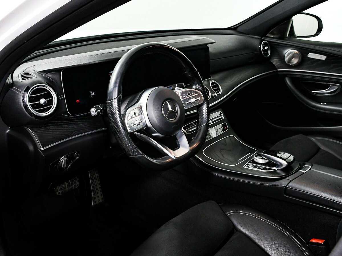 Б/У Мерседес-Бенц Е-Класс 2019 года. Фото: #9