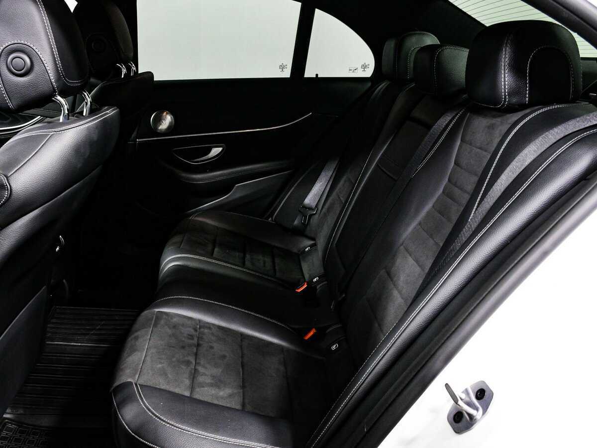 Б/У Мерседес-Бенц Е-Класс 2019 года. Фото: #10