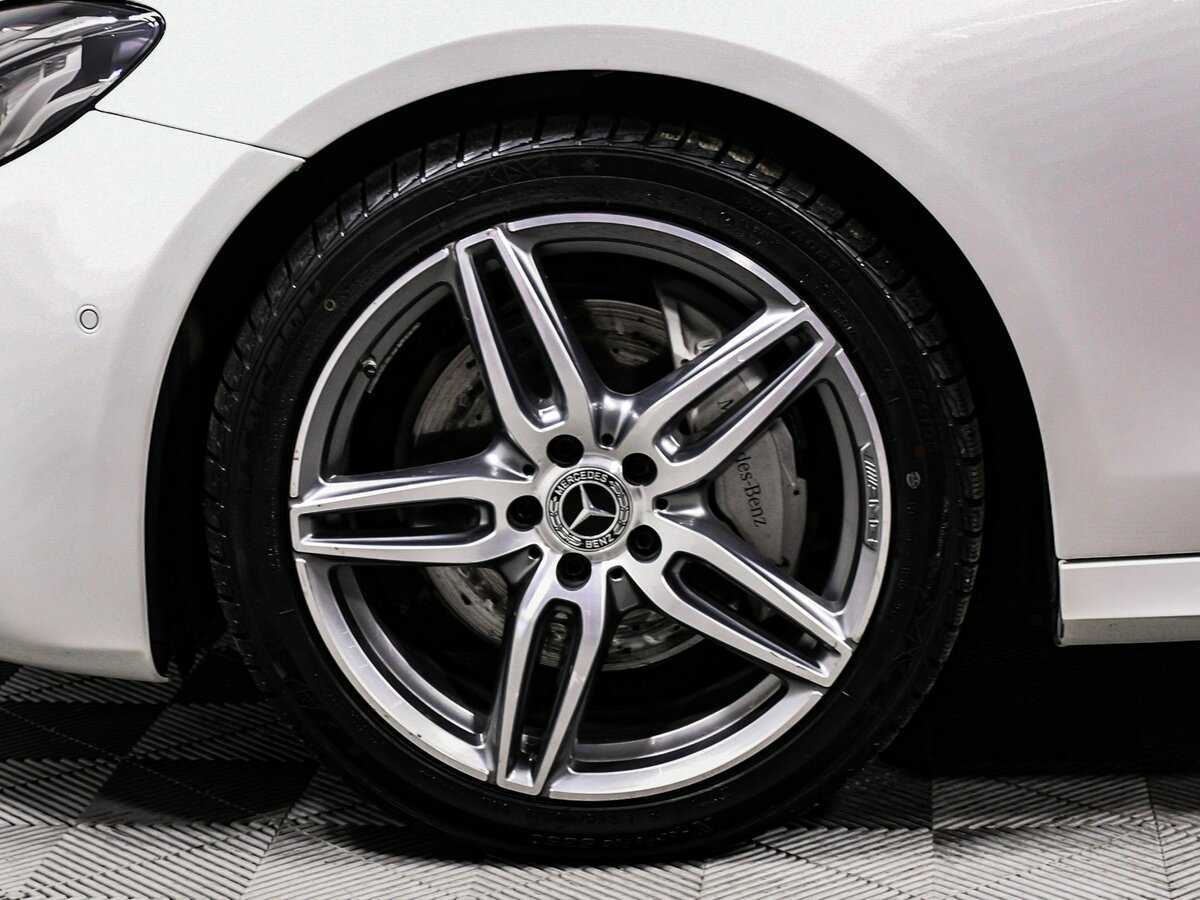 Б/У Мерседес-Бенц Е-Класс 2019 года. Фото: #11