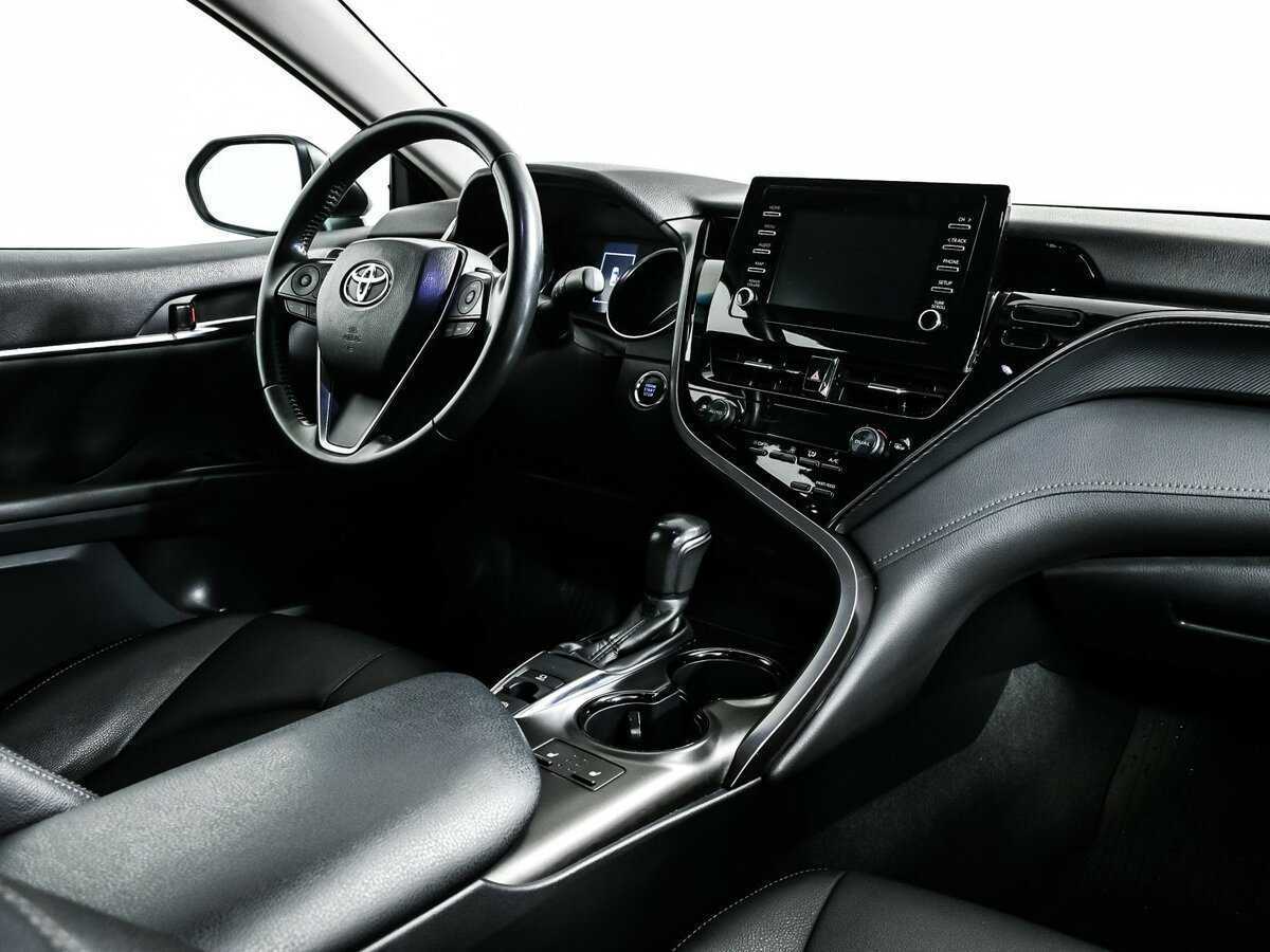 Б/У Тойота Камри 2022 года. Фото: #8