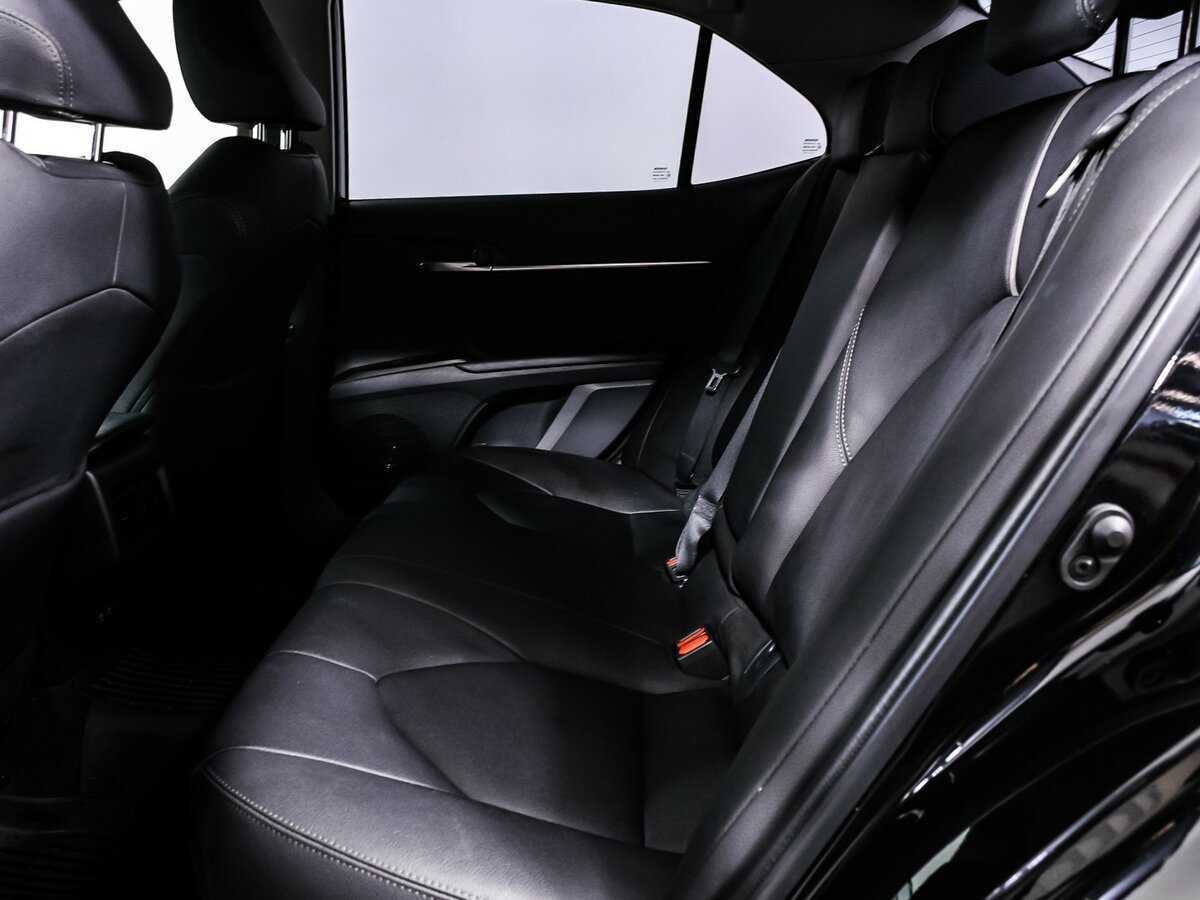 Б/У Тойота Камри 2022 года. Фото: #12