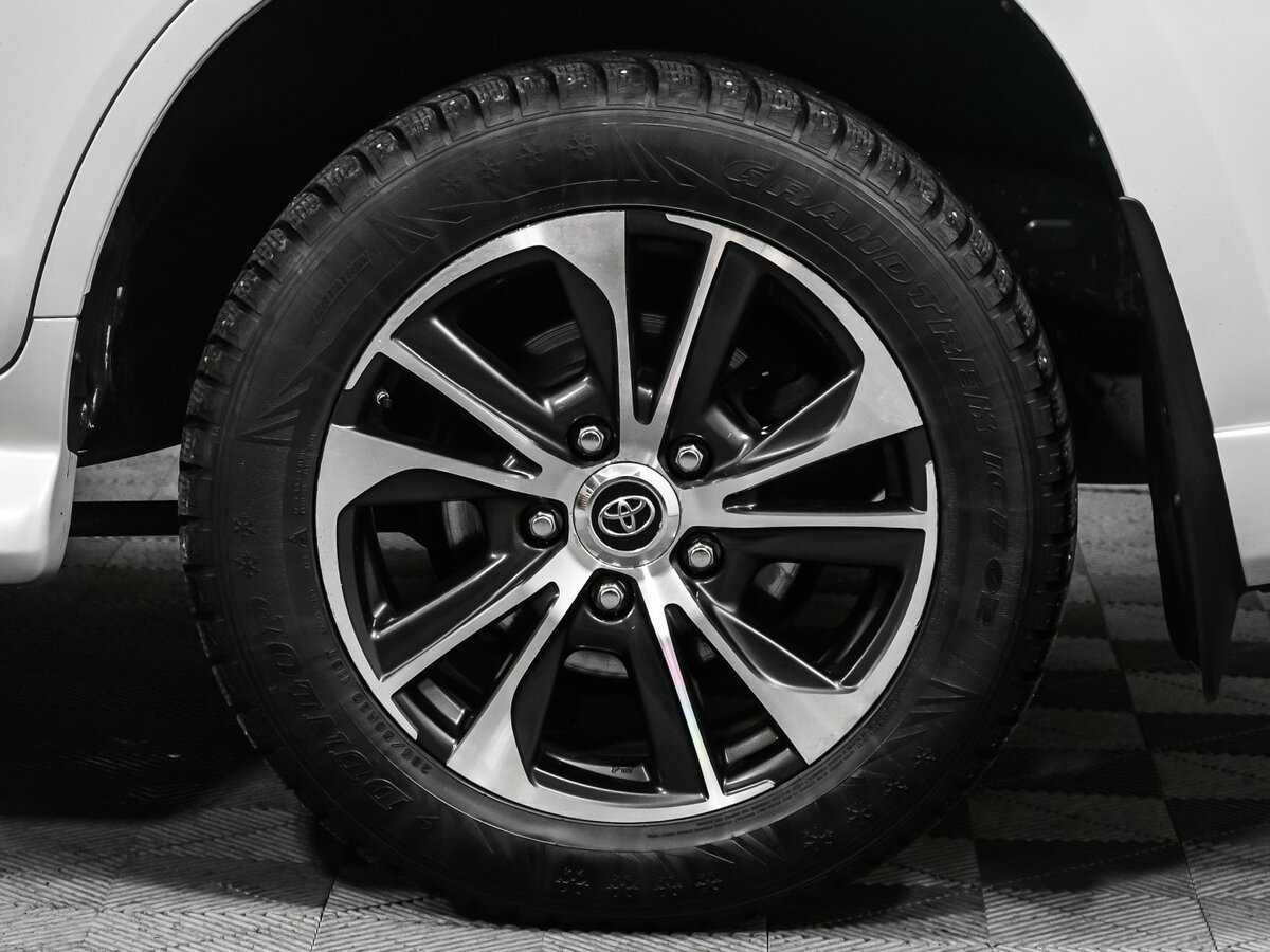 Б/У Тойота Лэнд Крузер 2020 года. Фото: #21