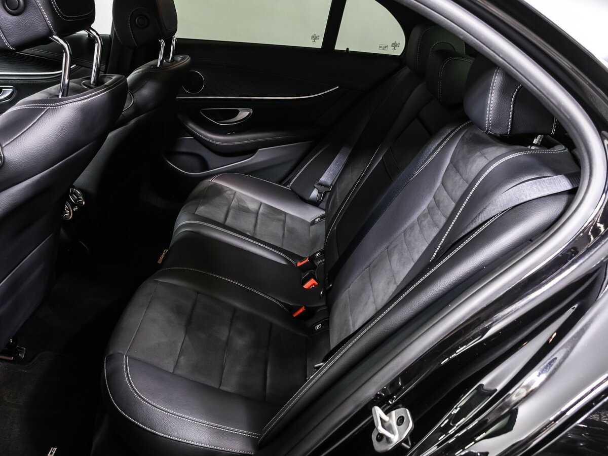 Б/У Мерседес-Бенц Е-Класс 2020 года. Фото: #13