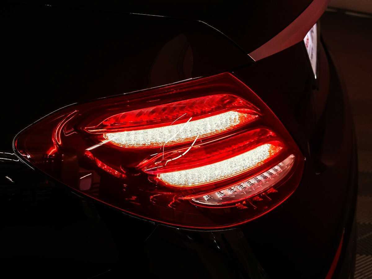 Б/У Мерседес-Бенц Е-Класс 2020 года. Фото: #17