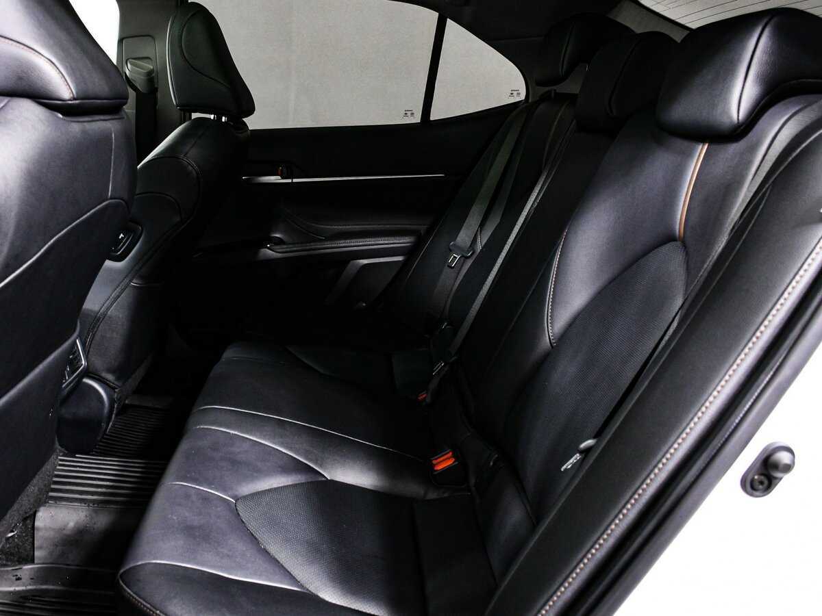 Б/У Тойота Камри 2023 года. Фото: #10