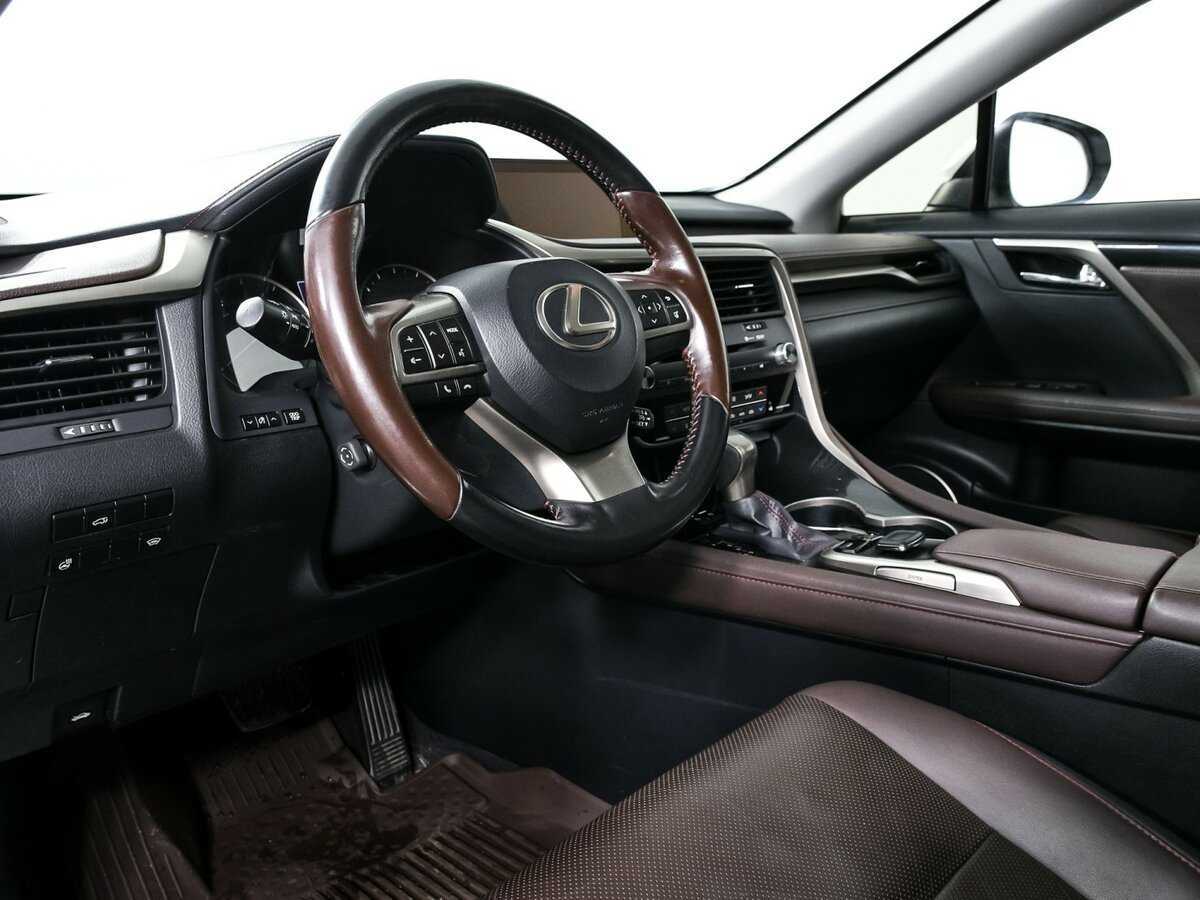 Б/У Лексус Р-Икс 2016 года. Фото: #10