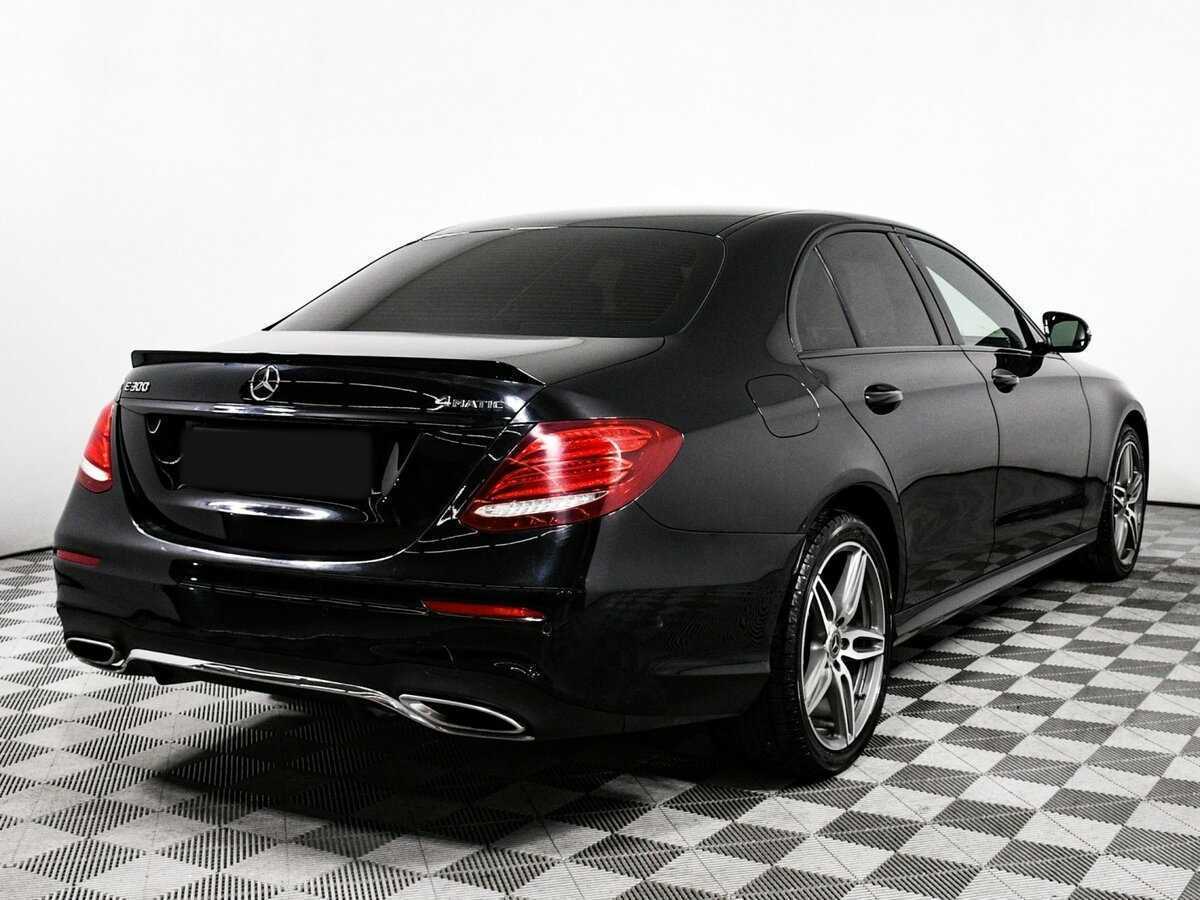 Б/У Мерседес-Бенц Е-Класс 2019 года. Фото: #4