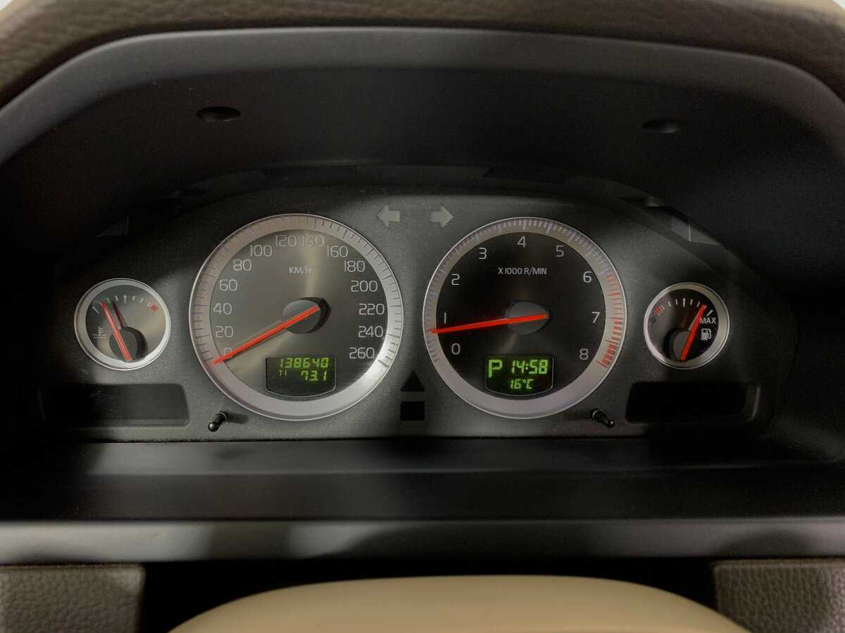 Б/У Вольво ИксЦ90 2011 года. Фото: #14