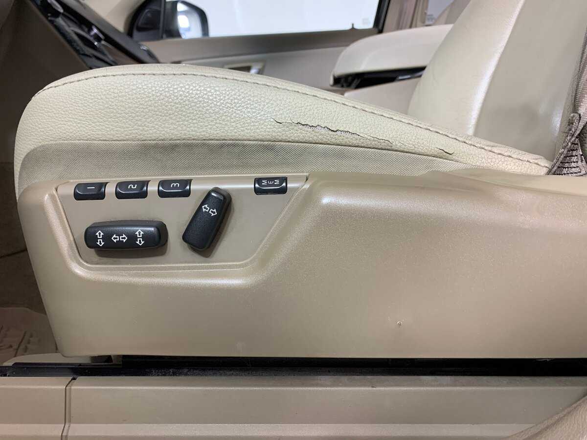 Б/У Вольво ИксЦ90 2011 года. Фото: #16