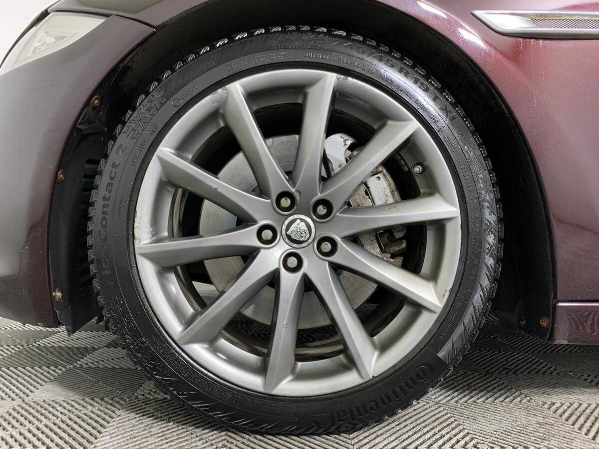 Б/У Ягуар ИксДжи 2012 года. Фото: #8