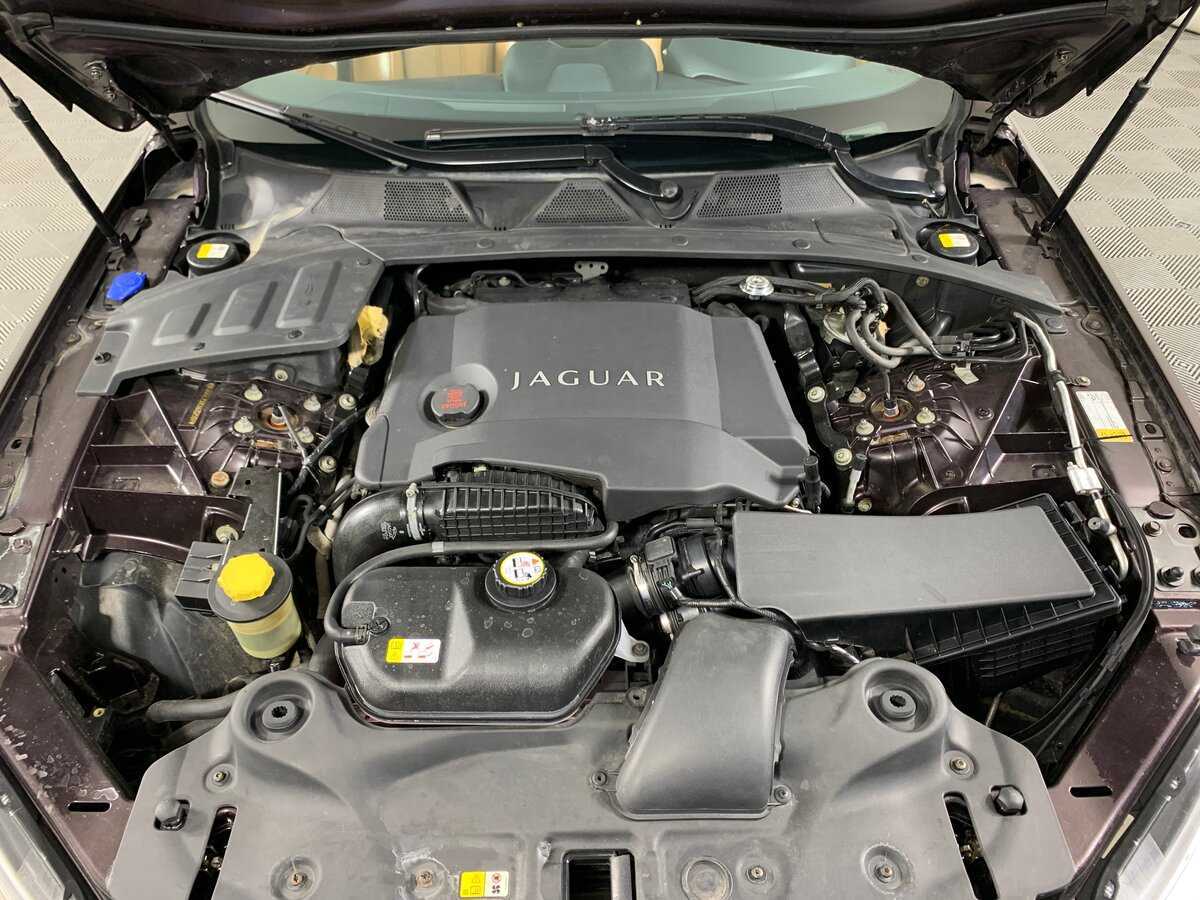 Б/У Ягуар ИксДжи 2012 года. Фото: #10