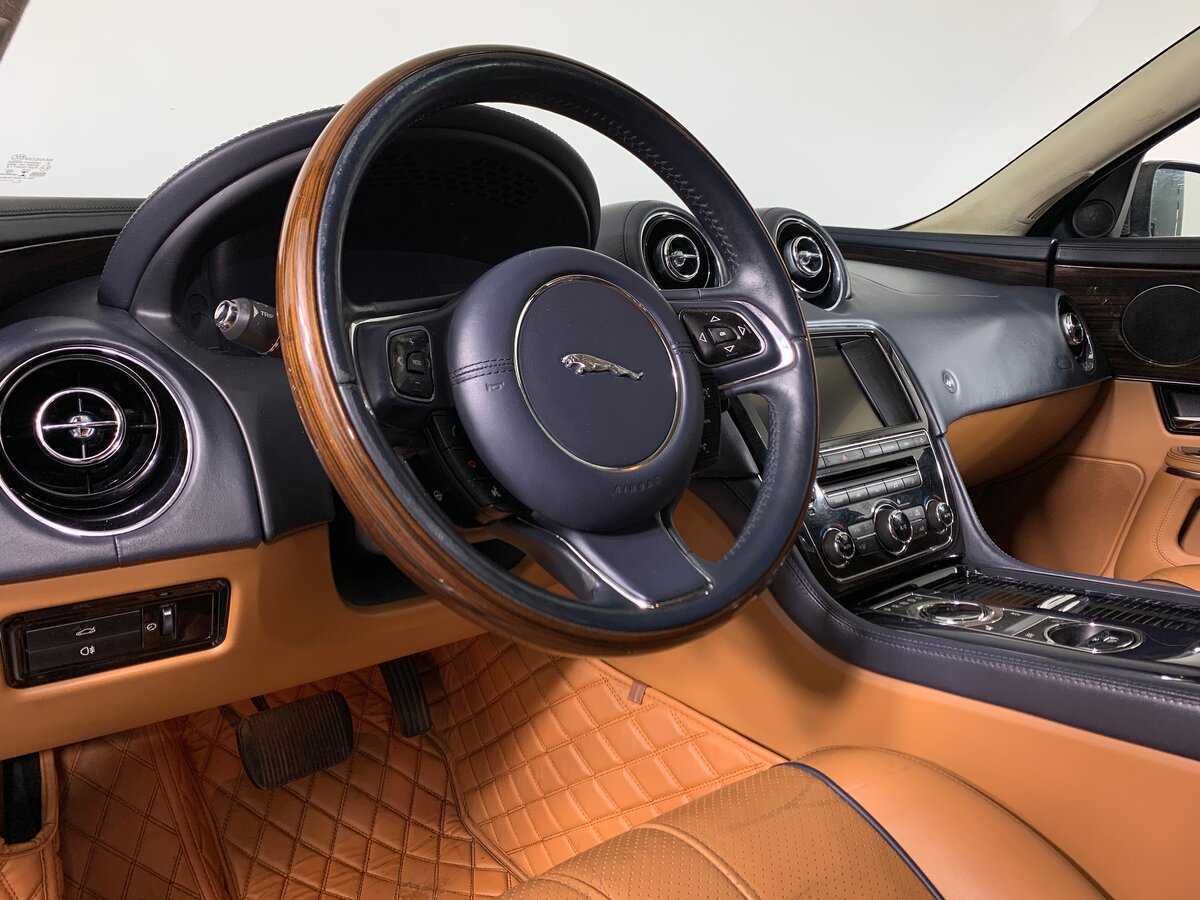 Б/У Ягуар ИксДжи 2012 года. Фото: #11