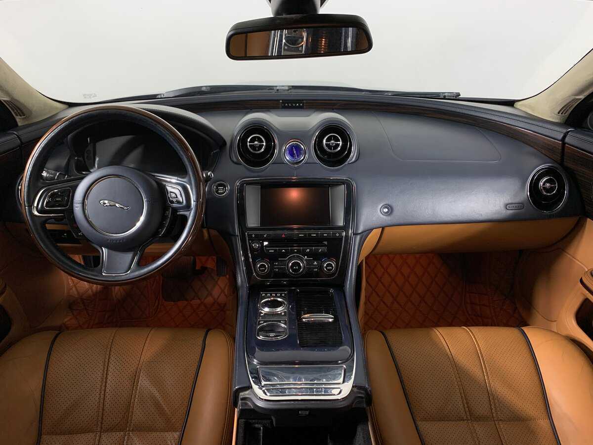 Б/У Ягуар ИксДжи 2012 года. Фото: #12