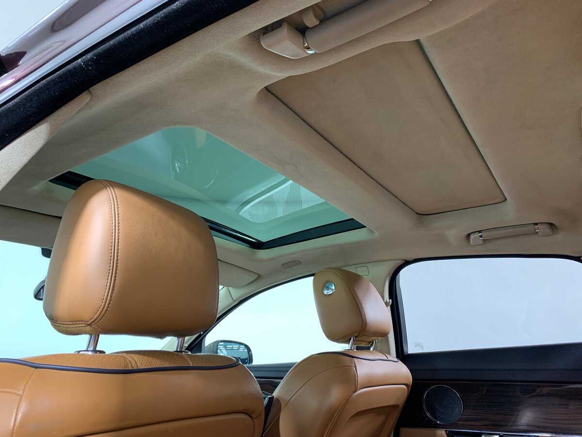 Б/У Ягуар ИксДжи 2012 года. Фото: #18