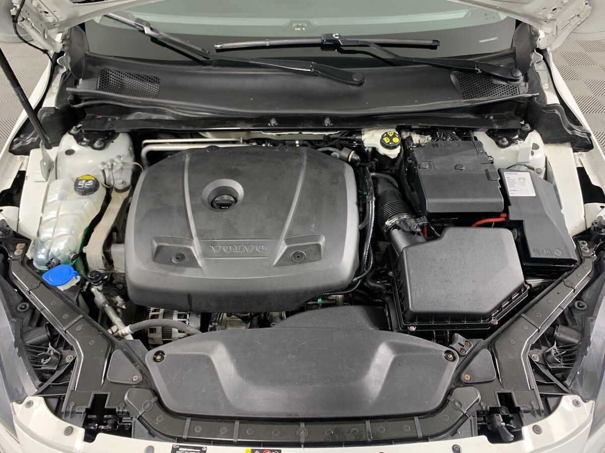 Б/У Вольво В40 Кросс Кантри 2017 года. Фото: #10