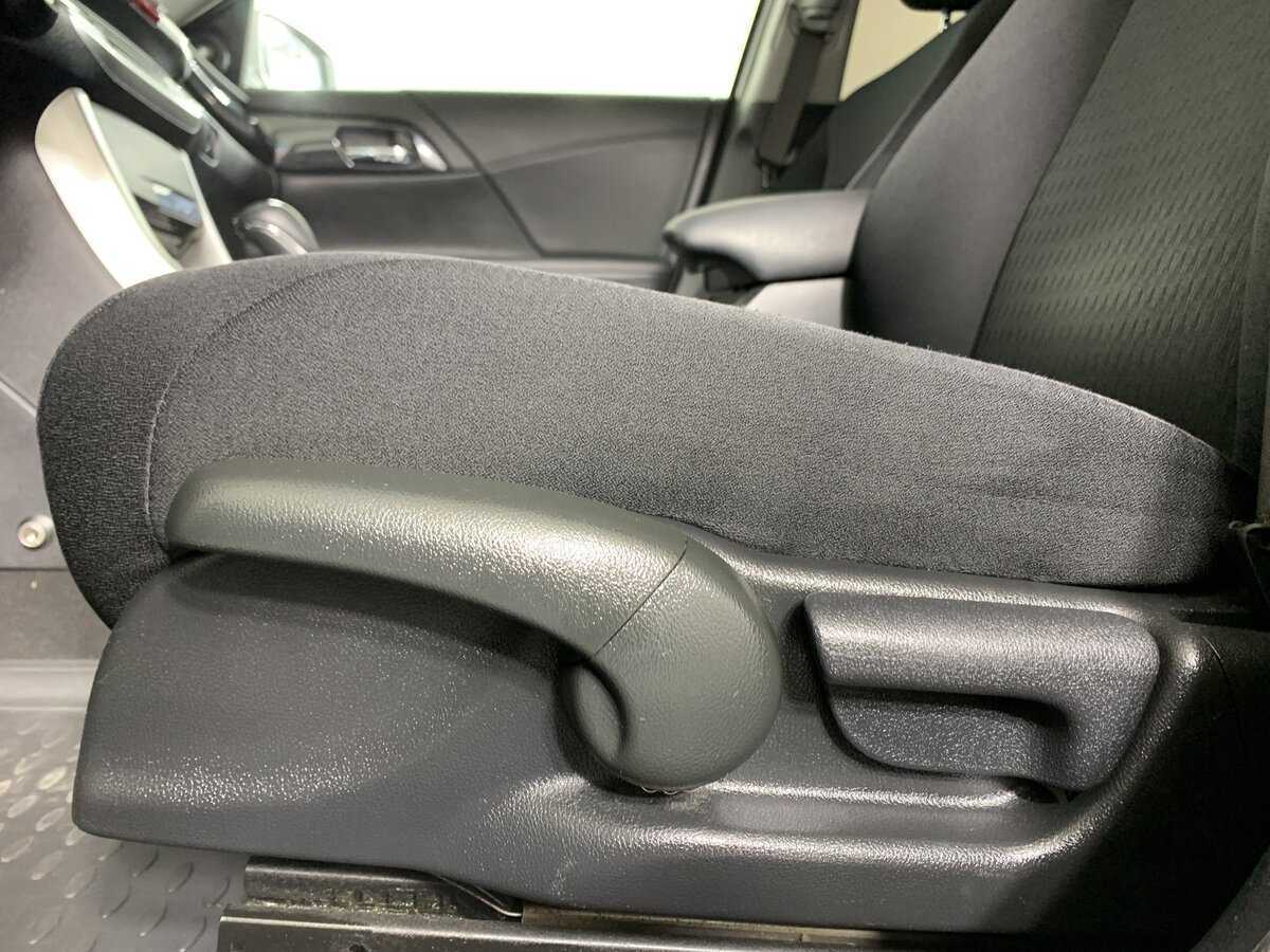 Б/У Хонда Аккорд 2013 года. Фото: #14