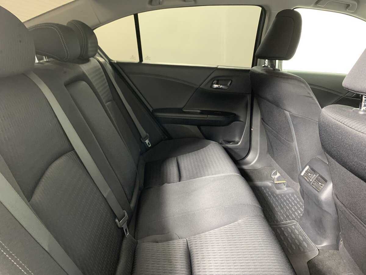 Б/У Хонда Аккорд 2013 года. Фото: #15