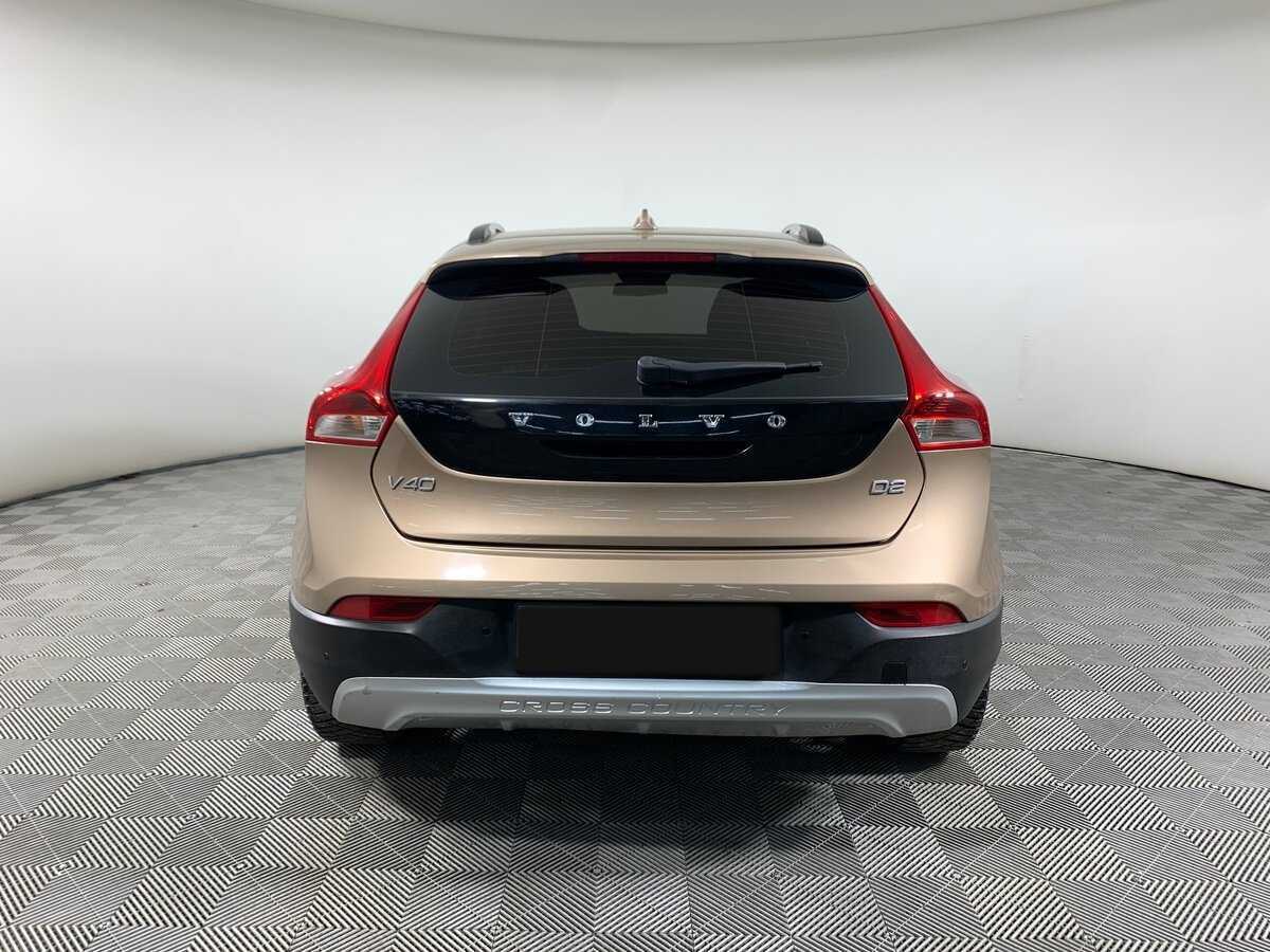 Б/У Вольво V40 2015 года. Фото: #5