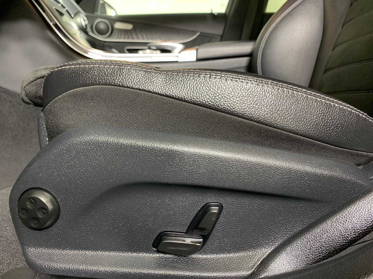 Б/У Мерседес-Бенц Ц-Класс 2019 года. Фото: #16