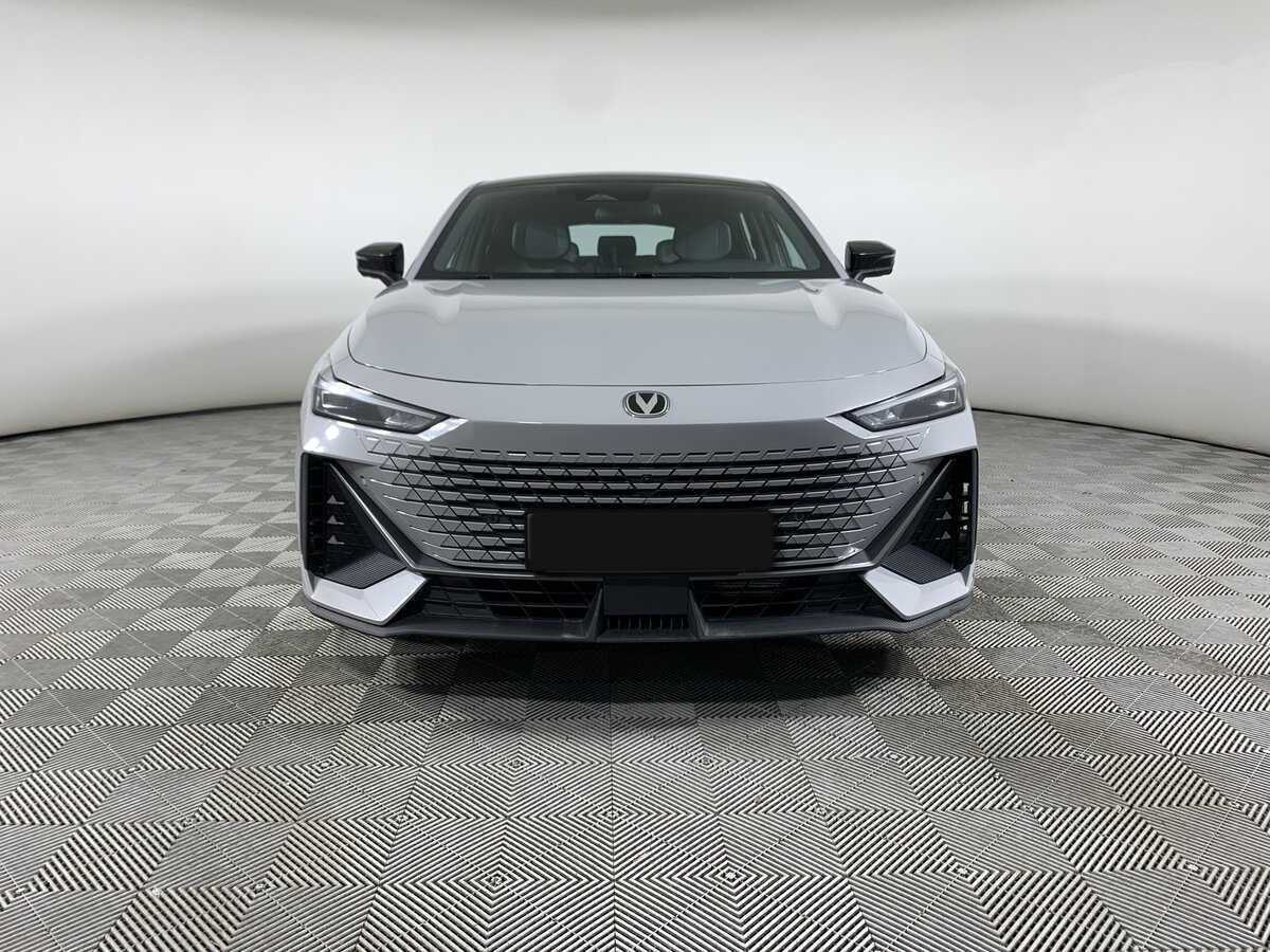 Б/У Чанган УНИ-В 2023 года. Фото: #1