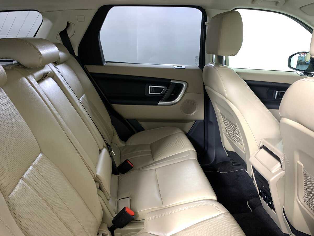 Б/У Лэнд Ровер Дискавери Спорт 2016 года. Фото: #17