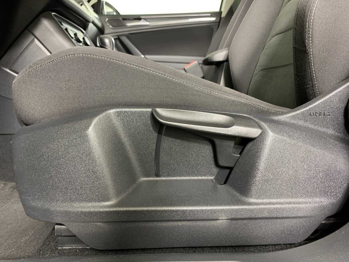 Б/У Фольксваген Тигуан 2018 года. Фото: #15