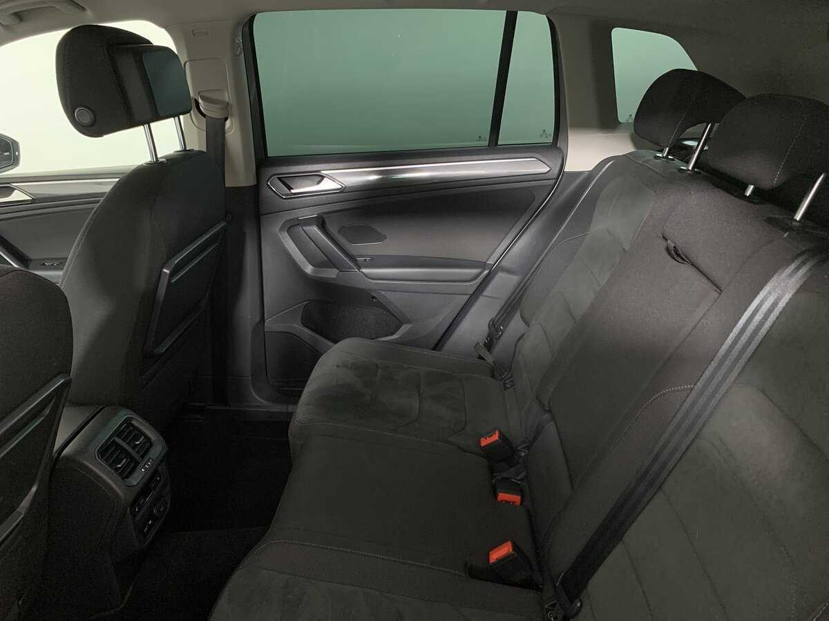 Б/У Фольксваген Тигуан 2018 года. Фото: #17