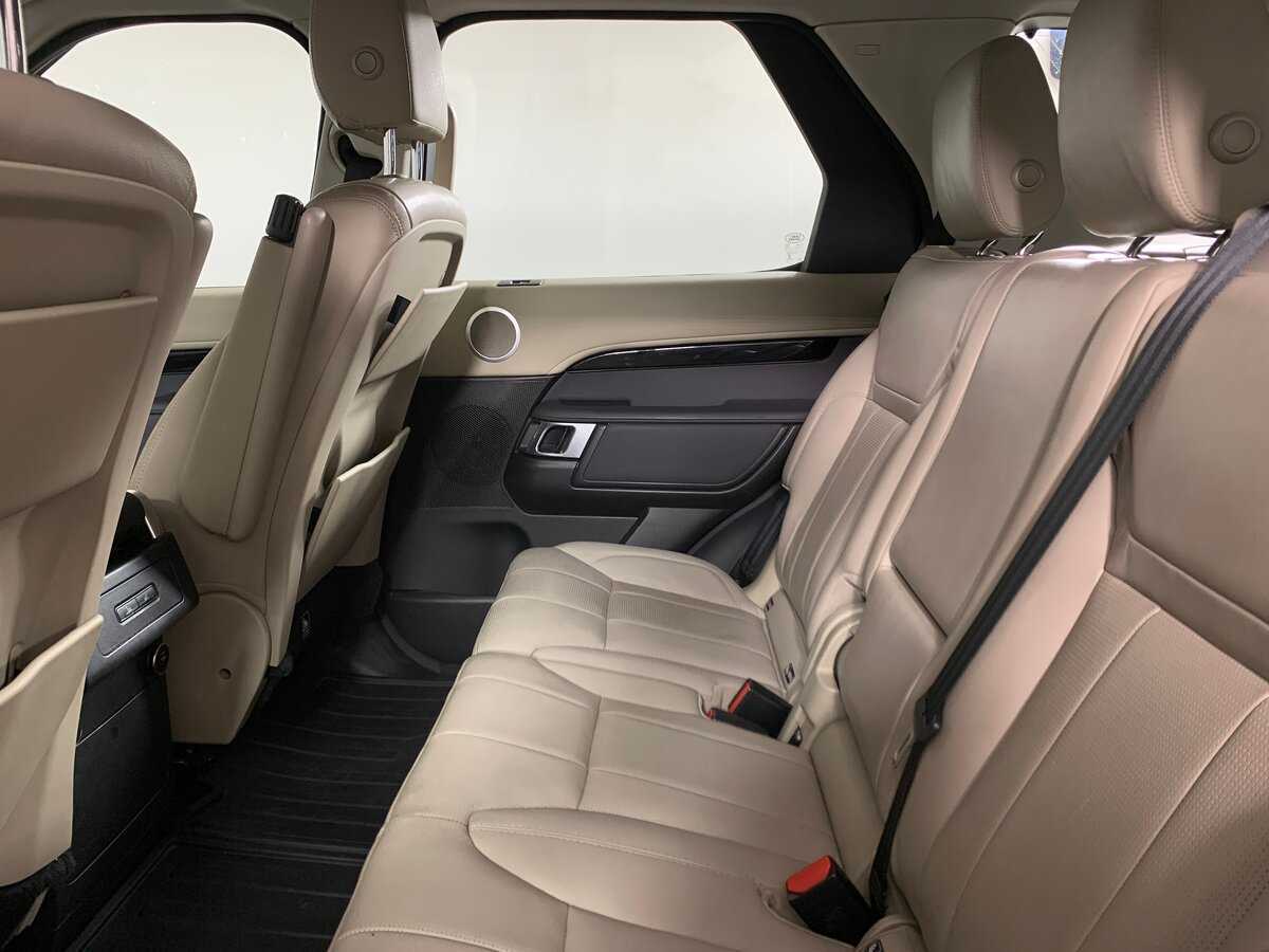 Б/У Лэнд Ровер Дискавери 2017 года. Фото: #17