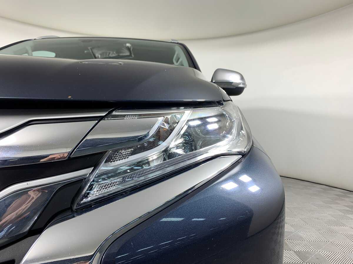 Б/У Митсубиши Паджеро Спорт 2018 года. Фото: #9