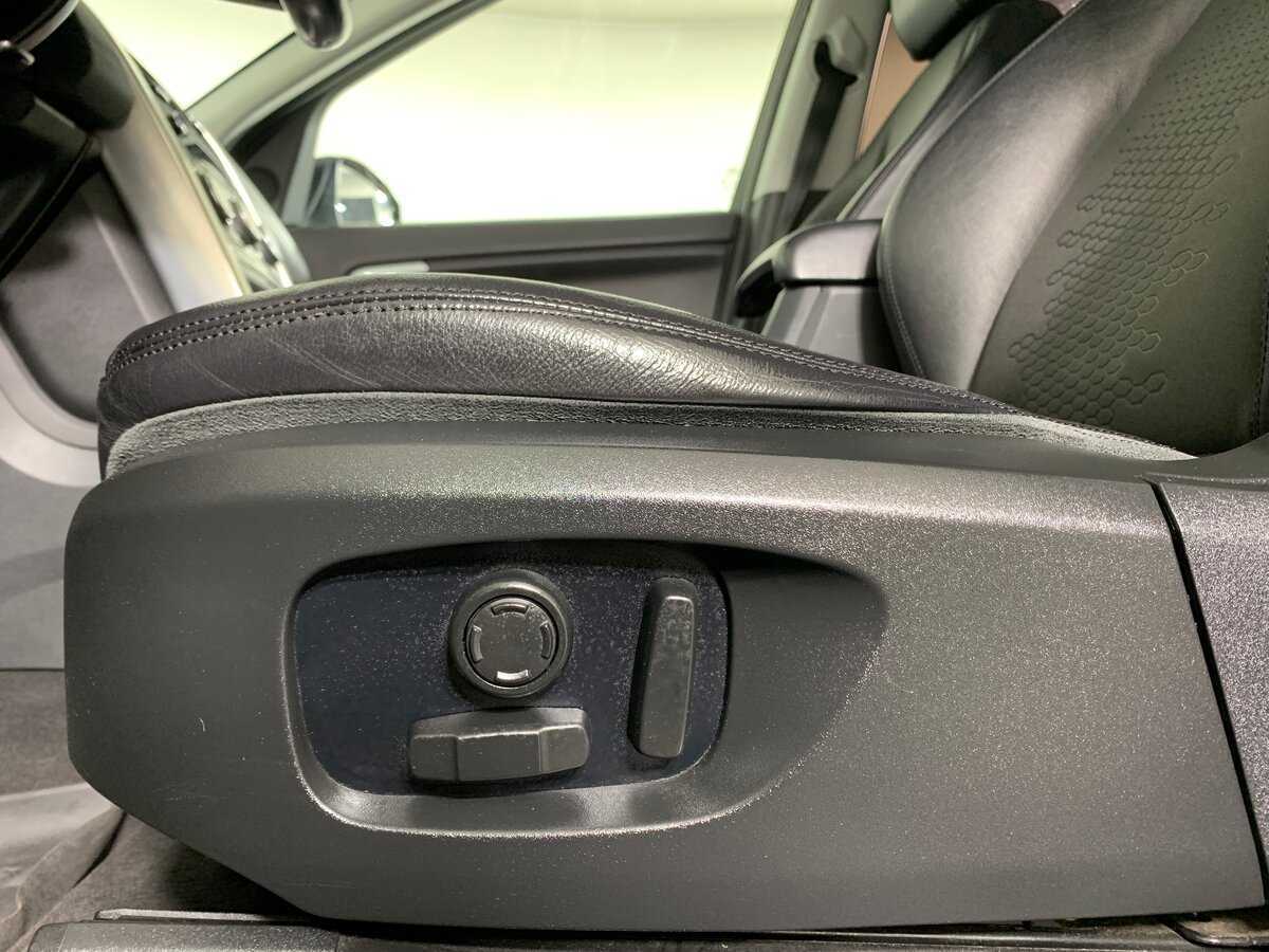 Б/У Лэнд Ровер Дискавери Спорт 2018 года. Фото: #16