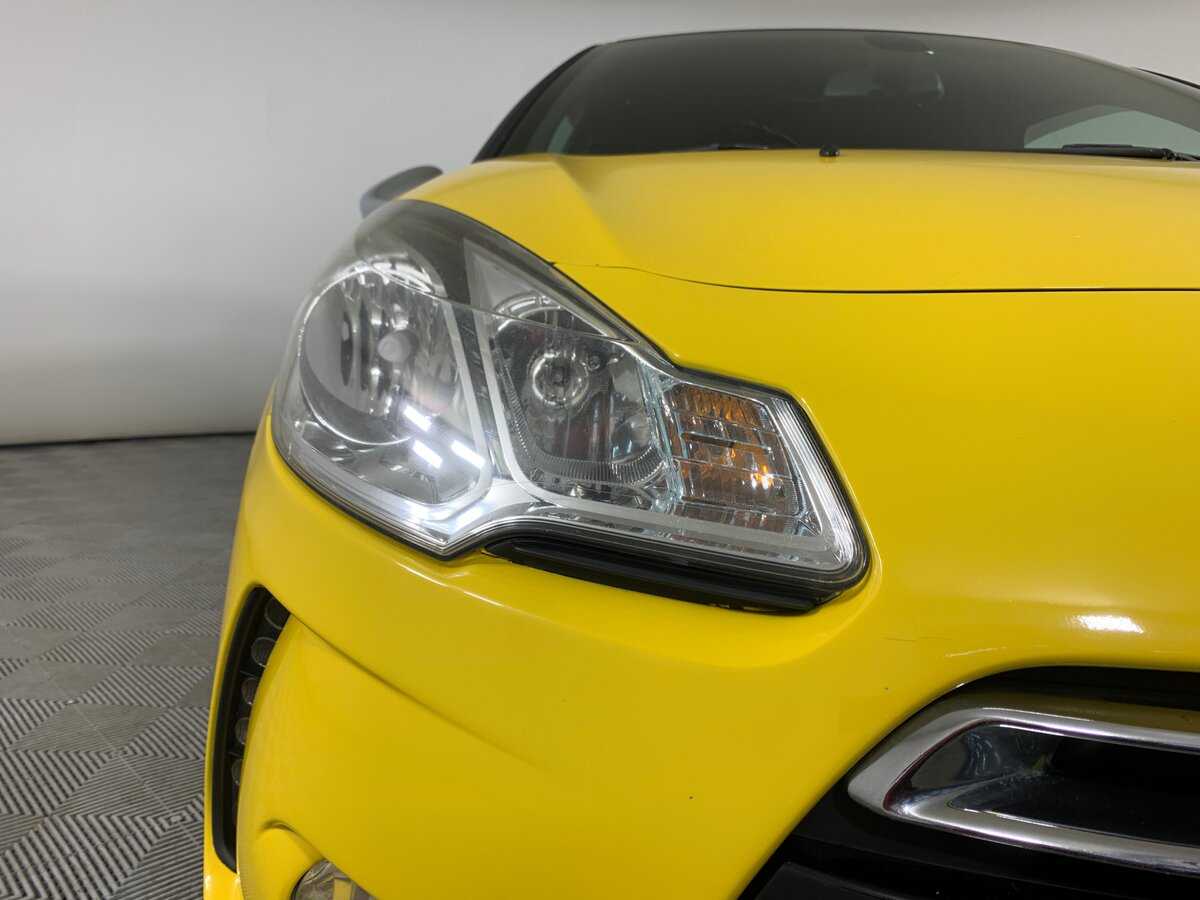 Б/У Ситроен ДС3 2010 года. Фото: #9